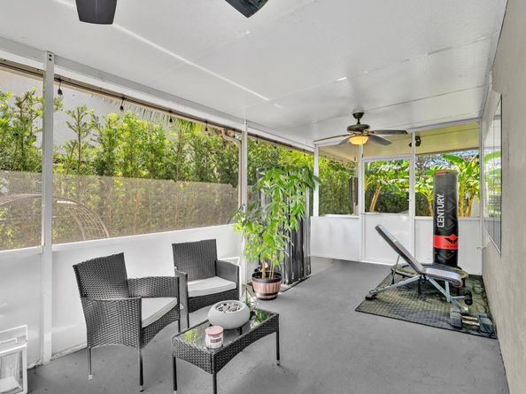 531 NW 207th Ave, Pembroke Pines FL 33029