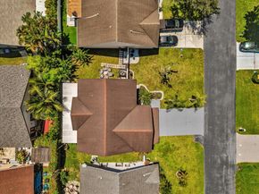 531 NW 207th Ave, Pembroke Pines FL 33029