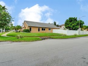 9581 Boulder St, Miramar FL 33025