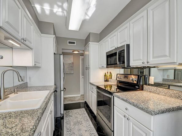 1701 S Flagler Drive 203, West Palm Beach FL 33401