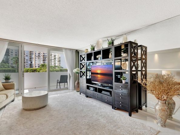1701 S Flagler Drive 203, West Palm Beach FL 33401