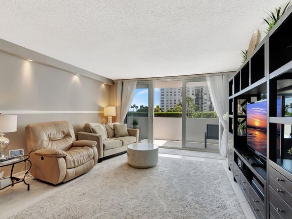 1701 S Flagler Drive 203, West Palm Beach FL 33401