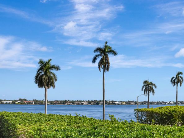 1701 S Flagler Drive 203, West Palm Beach FL 33401