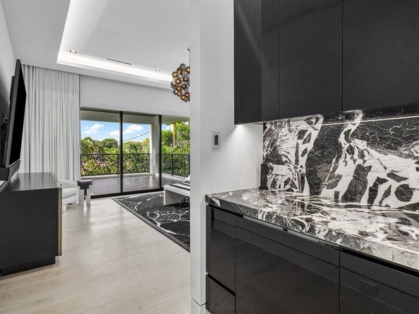 202 NW 7th St, Delray Beach FL 33444
