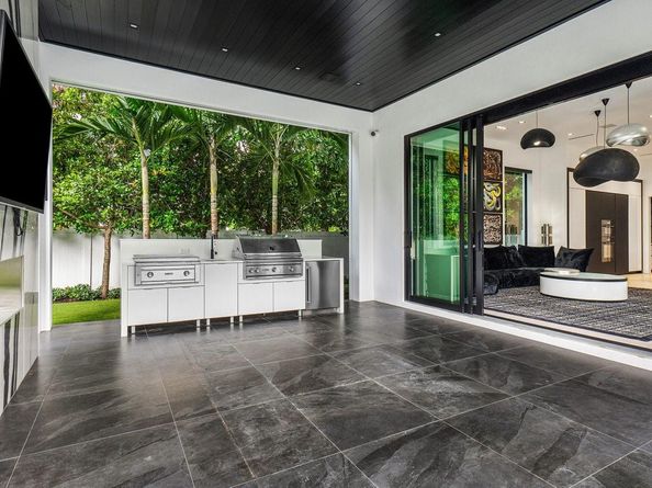 202 NW 7th St, Delray Beach FL 33444
