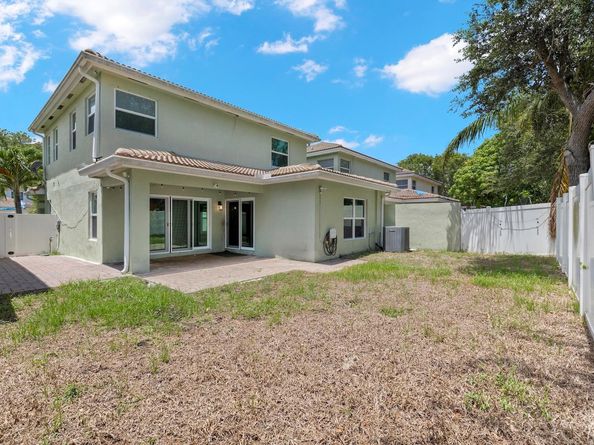 6556 Adriatic Way, Greenacres FL 33413