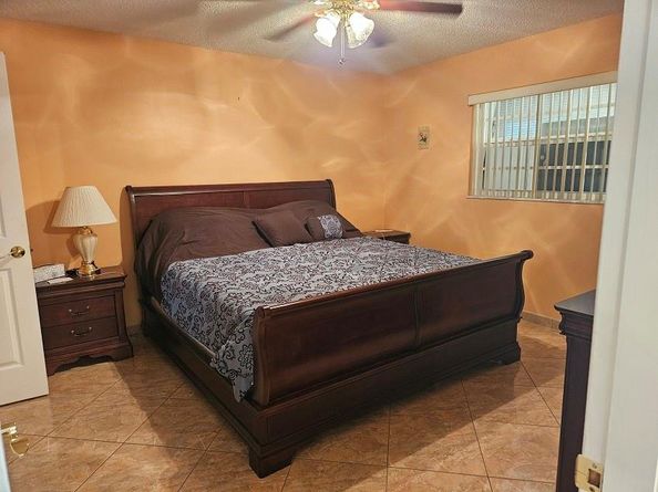 4000 NW 44 Ave 210, Lauderdale Lakes FL 33319