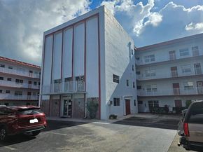 4000 NW 44 Ave 210, Lauderdale Lakes FL 33319