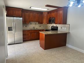 8 Lake Arbor Drive, Palm Springs FL 33461