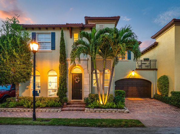 121 Via Poinciana Lane, Boca Raton FL 33487
