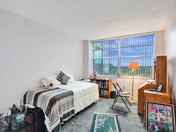 1100 Saint Charles Pl 612, Pembroke Pines FL 33026