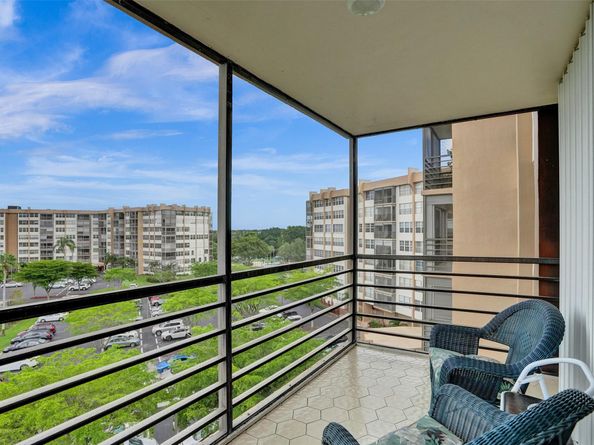 1100 Saint Charles Pl 612, Pembroke Pines FL 33026