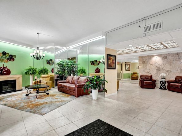1100 Saint Charles Pl 612, Pembroke Pines FL 33026