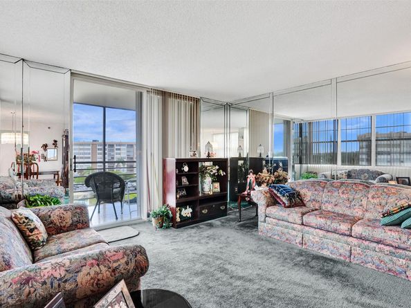 1100 Saint Charles Pl 612, Pembroke Pines FL 33026