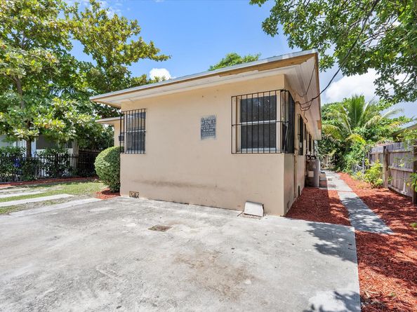 7530 NE 3rd Ave, Miami FL 33138