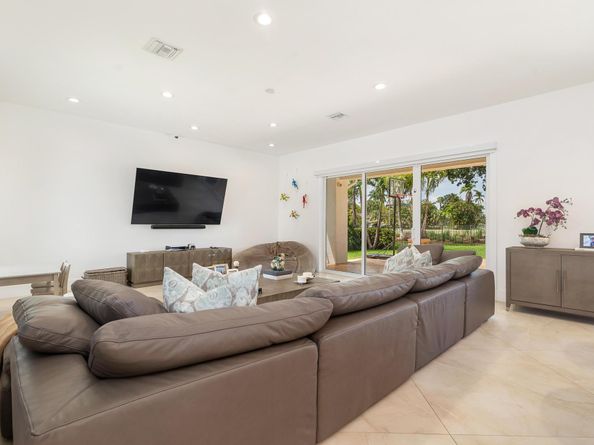 1504 Breakers West Boulevard, West Palm Beach FL 33411