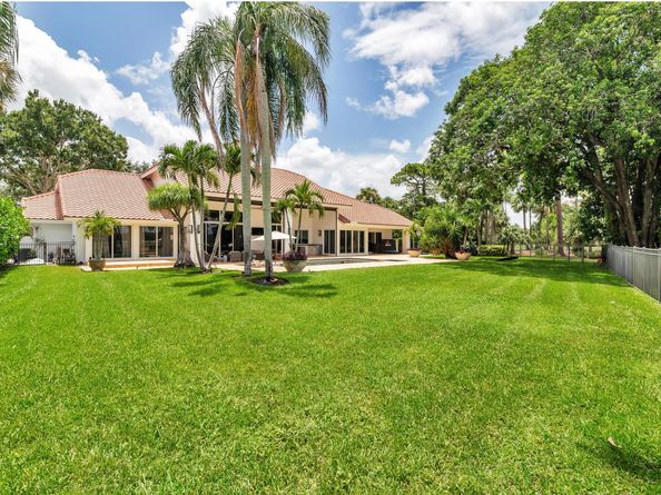 1504 Breakers West Boulevard, West Palm Beach FL 33411