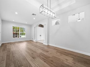 7098 NW 111th Ter, Parkland FL 33076