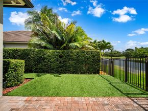 7098 NW 111th Ter, Parkland FL 33076