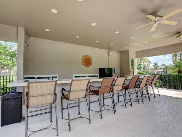 7098 NW 111th Ter, Parkland FL 33076