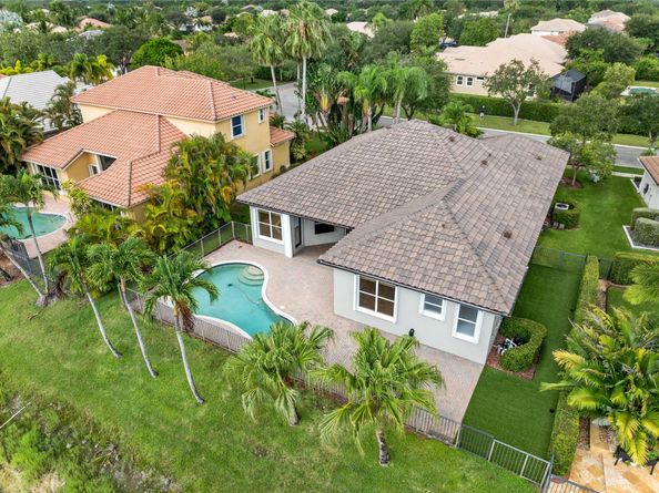 7098 NW 111th Ter, Parkland FL 33076