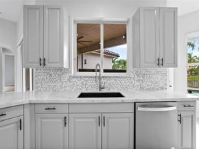 7098 NW 111th Ter, Parkland FL 33076