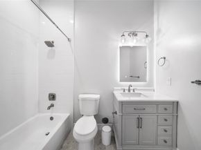 7098 NW 111th Ter, Parkland FL 33076