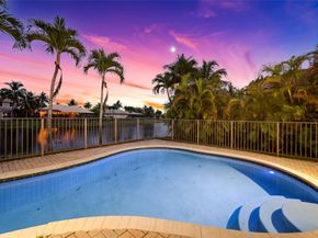 7098 NW 111th Ter, Parkland FL 33076