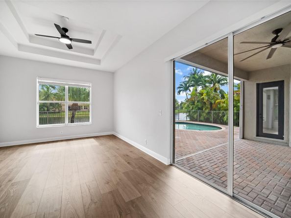 7098 NW 111th Ter, Parkland FL 33076