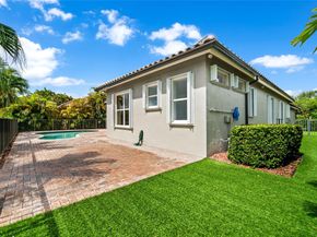 7098 NW 111th Ter, Parkland FL 33076