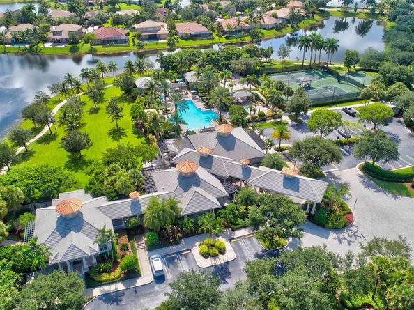 7098 NW 111th Ter, Parkland FL 33076