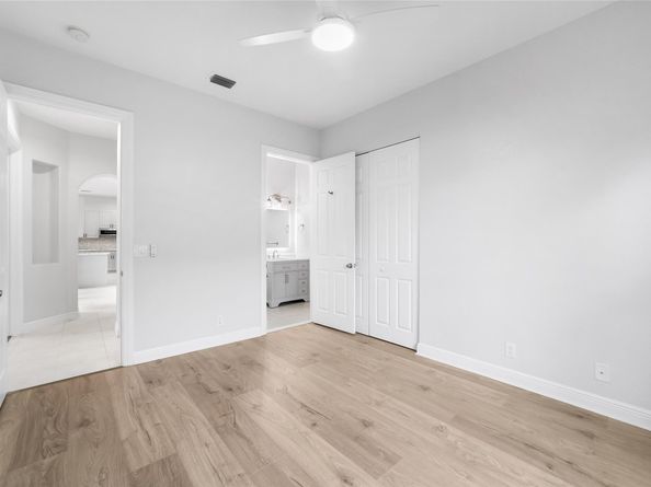 7098 NW 111th Ter, Parkland FL 33076