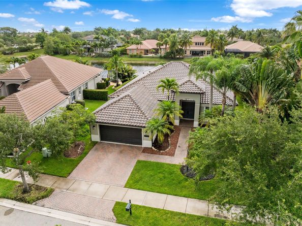 7098 NW 111th Ter, Parkland FL 33076