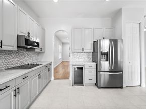 7098 NW 111th Ter, Parkland FL 33076
