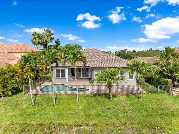 7098 NW 111th Ter, Parkland FL 33076