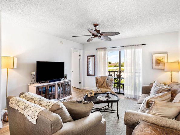 7142 Golf Colony Court 203, Lake Worth FL 33467
