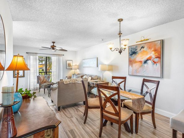 7142 Golf Colony Court 203, Lake Worth FL 33467