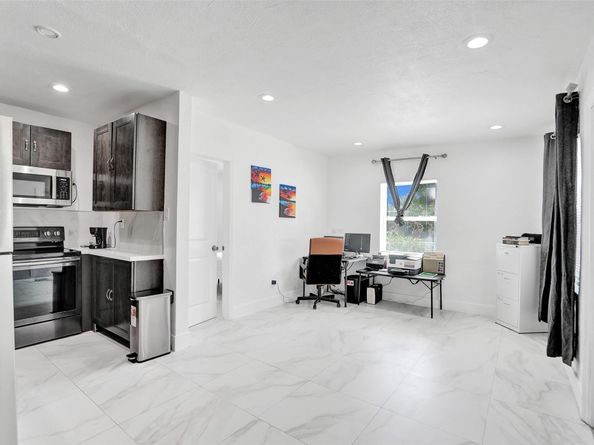 623 NW 11 Avenue 1-3, Fort Lauderdale FL 33311