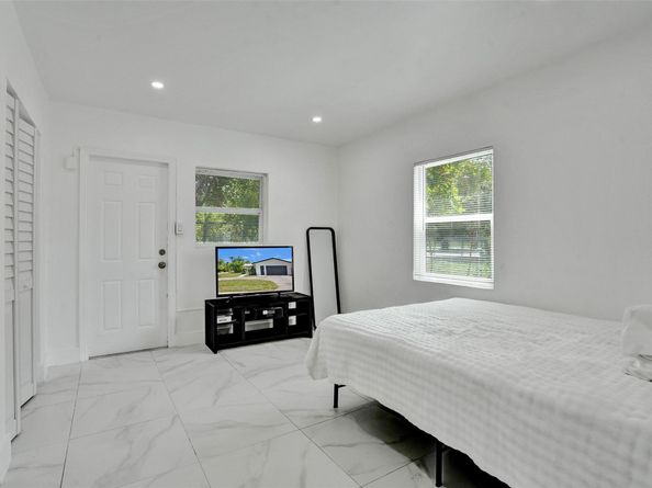 623 NW 11 Avenue 1-3, Fort Lauderdale FL 33311