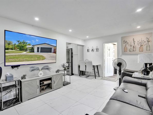 623 NW 11 Avenue 1-3, Fort Lauderdale FL 33311