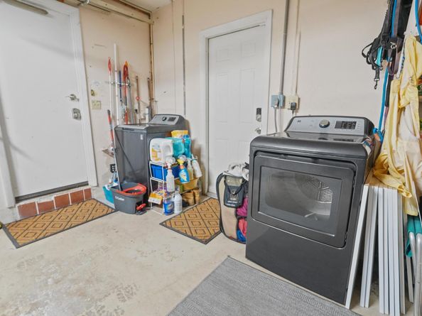1277 NW 85TH Te, Coral Springs FL 33071