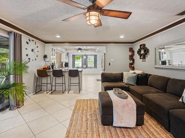 1277 NW 85TH Te, Coral Springs FL 33071