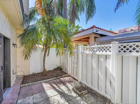 225 SE 11th Ave 225, Pompano Beach FL 33060