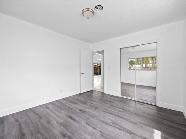 1680 NW 43rd St, Oakland Park FL 33309