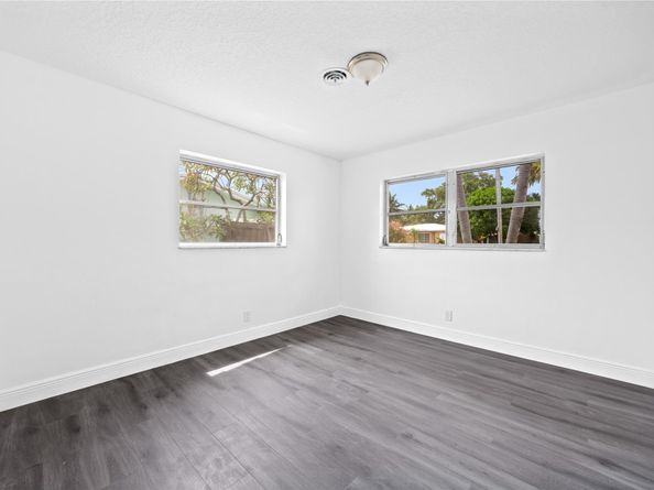 1680 NW 43rd St, Oakland Park FL 33309