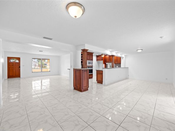 1680 NW 43rd St, Oakland Park FL 33309