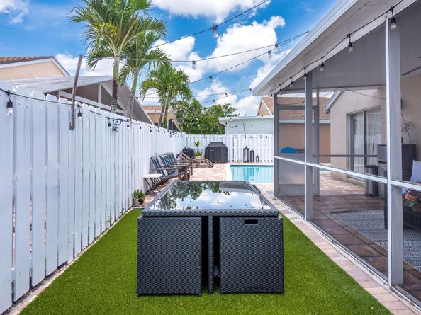 1827 Shadow Creek Road, Greenacres FL 33413