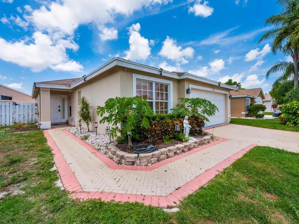 1827 Shadow Creek Road, Greenacres FL 33413