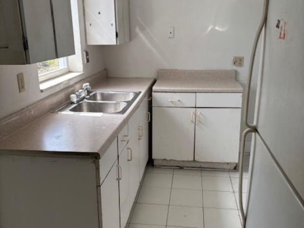 1695 NE 175th St, North Miami Beach FL 33162