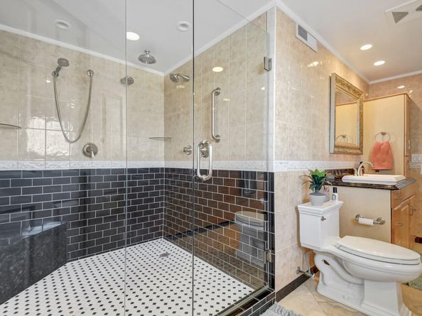 1206 S Lake Drive 504, Lantana FL 33462